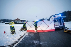 AUT, Unterwegs in Oberösterreich, Frontaller Verkehrsunfall, VU mit eingklemmter Person